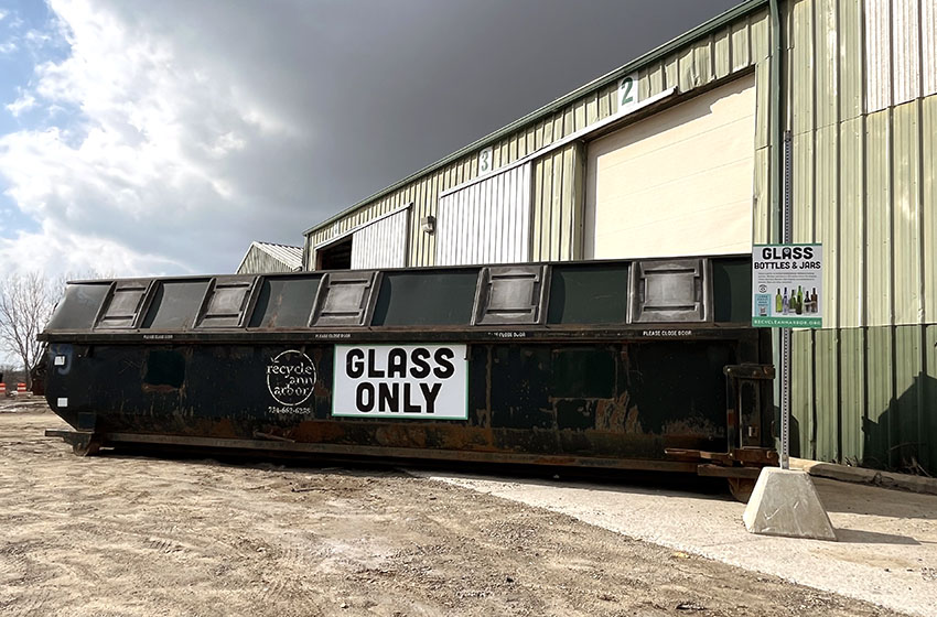 Glass only roll off container